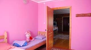 Гостиница Байкал Большое Голоустное Двухместный номер с 1 кроватью и общей ванной комнатой-3